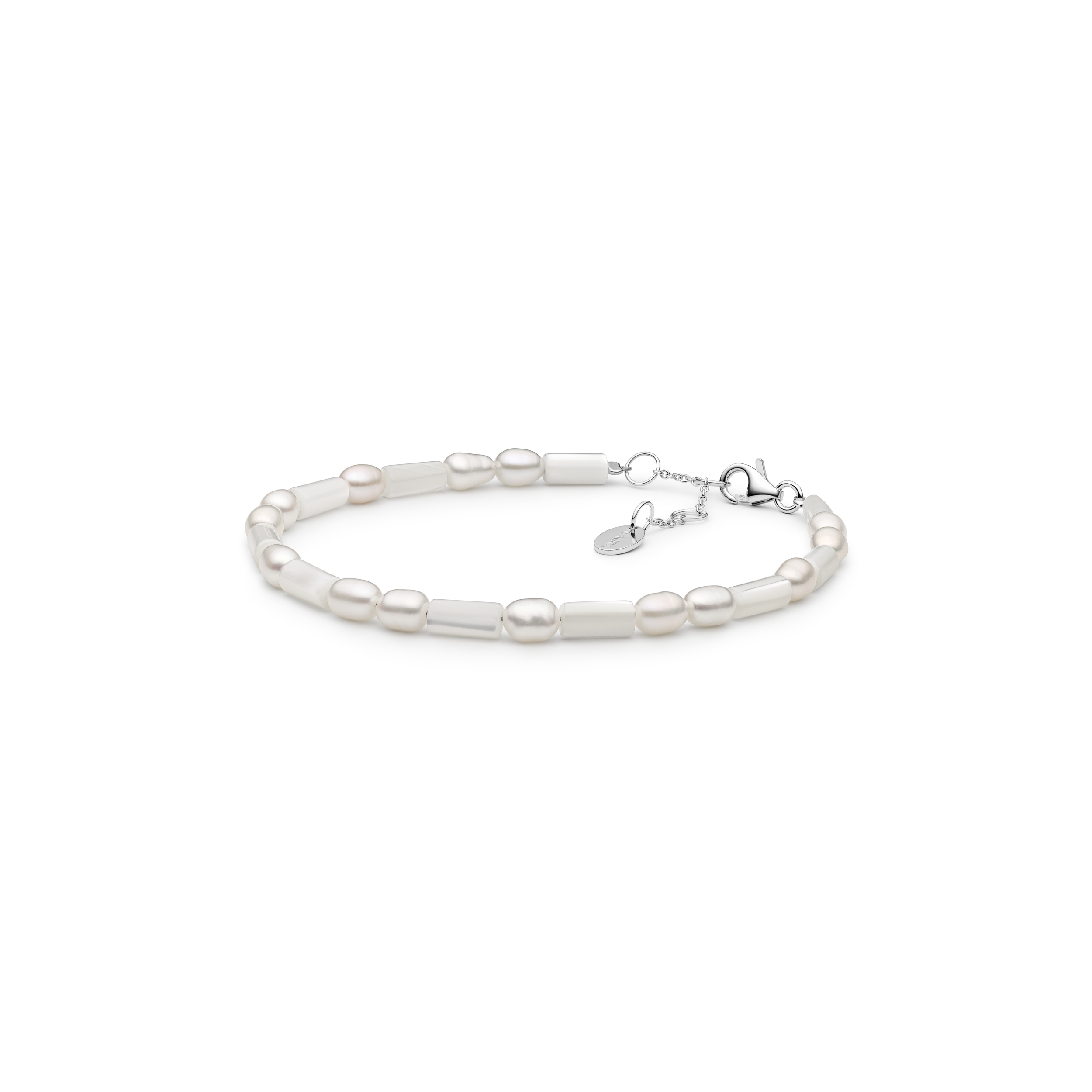 Pulsera de perlas de agua dulce y nácar (“madreperla”) con plata de ley 925 rodiada – Gaura Pearls