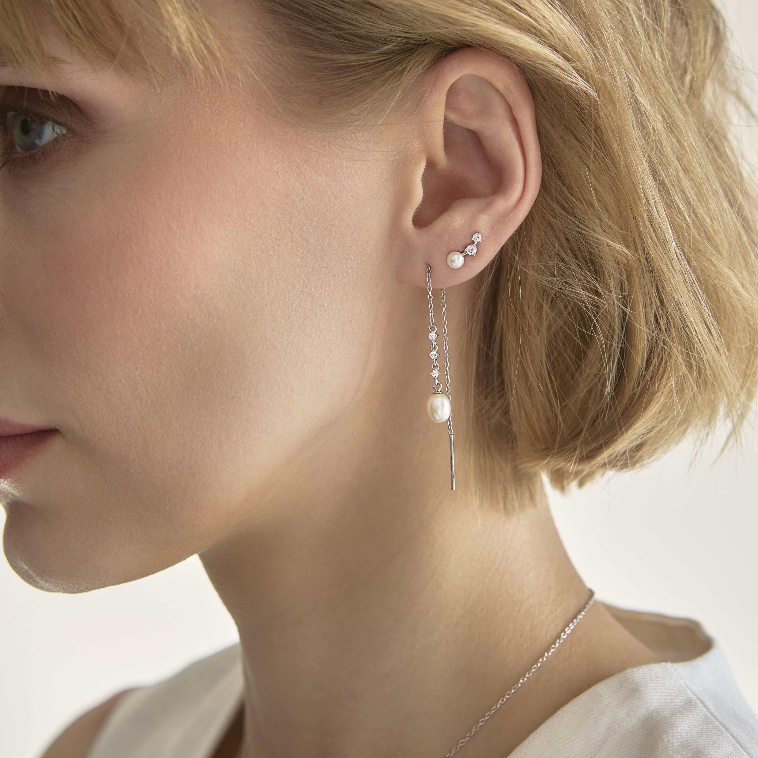 Pendientes de plata de ley 925 con baño de rodio, perla de agua dulce y cristales de circonita - Gaura Pearls - Imagen 4