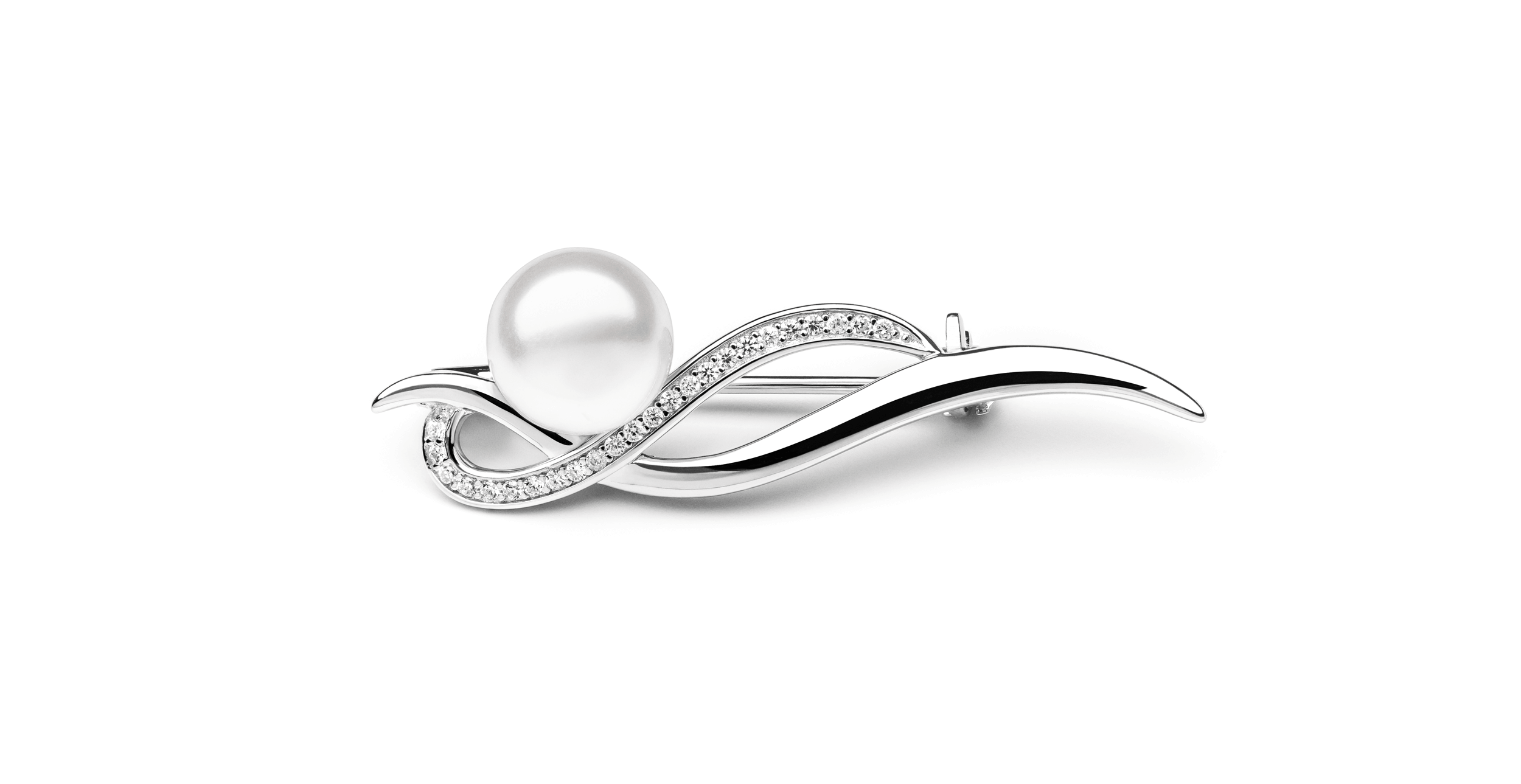 Broche de plata de ley 925 rodiada con perla de agua dulce y cristales de circonita – Gaura Pearls