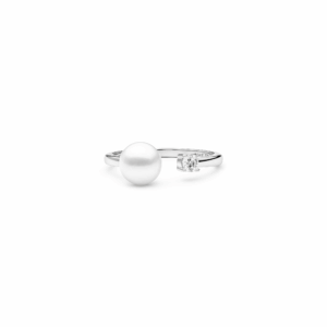Anillo de plata de ley 925 rodiada con perla de agua dulce y cristal de circonita – Gaura Pearls