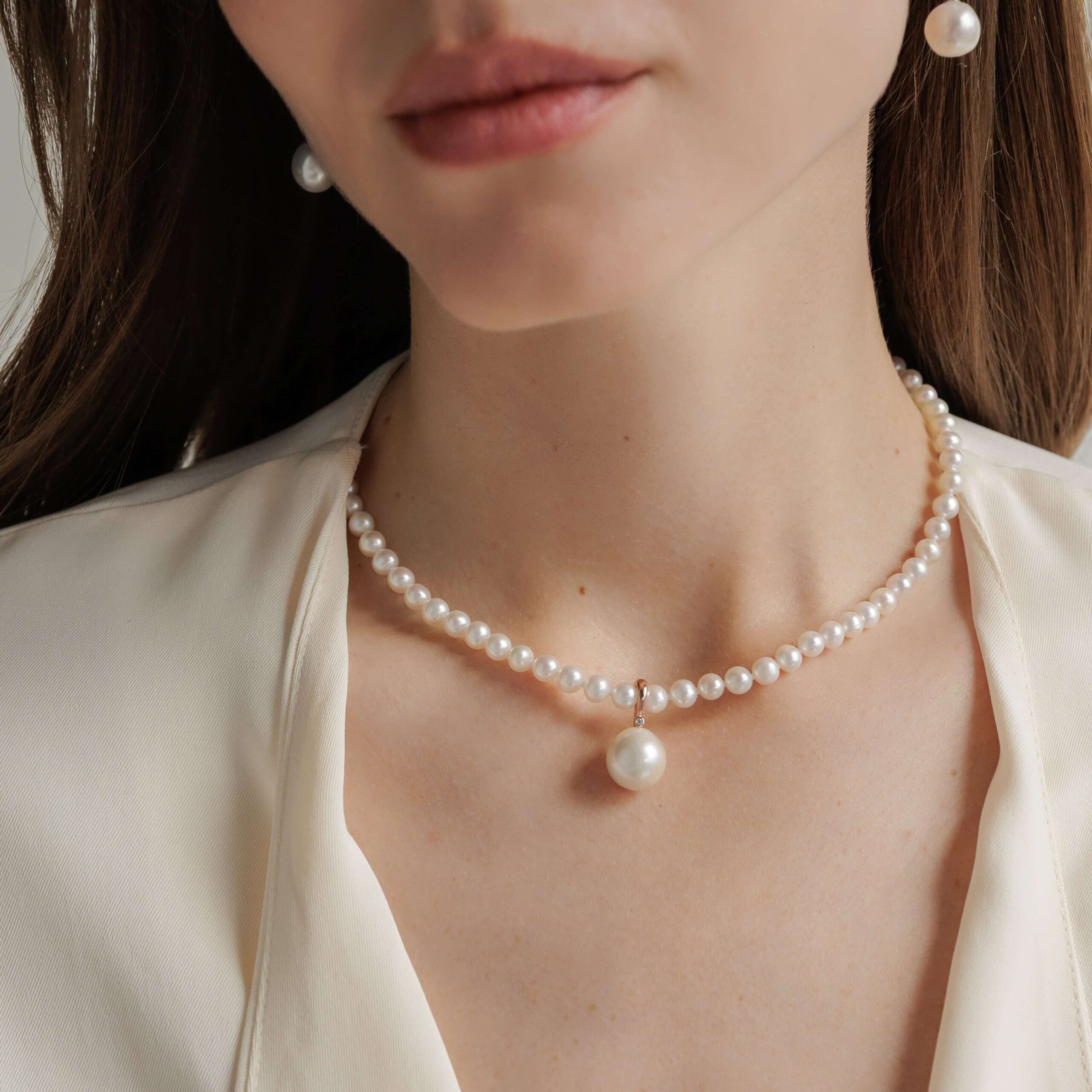 Colgante de perla Edison de agua dulce con cristal de circonita en plata de ley 925 bañada en oro rosa de 14K - Gaura Pearls - Imagen 2
